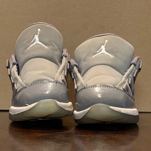 AIR JORDAN 11 RETRO LOW